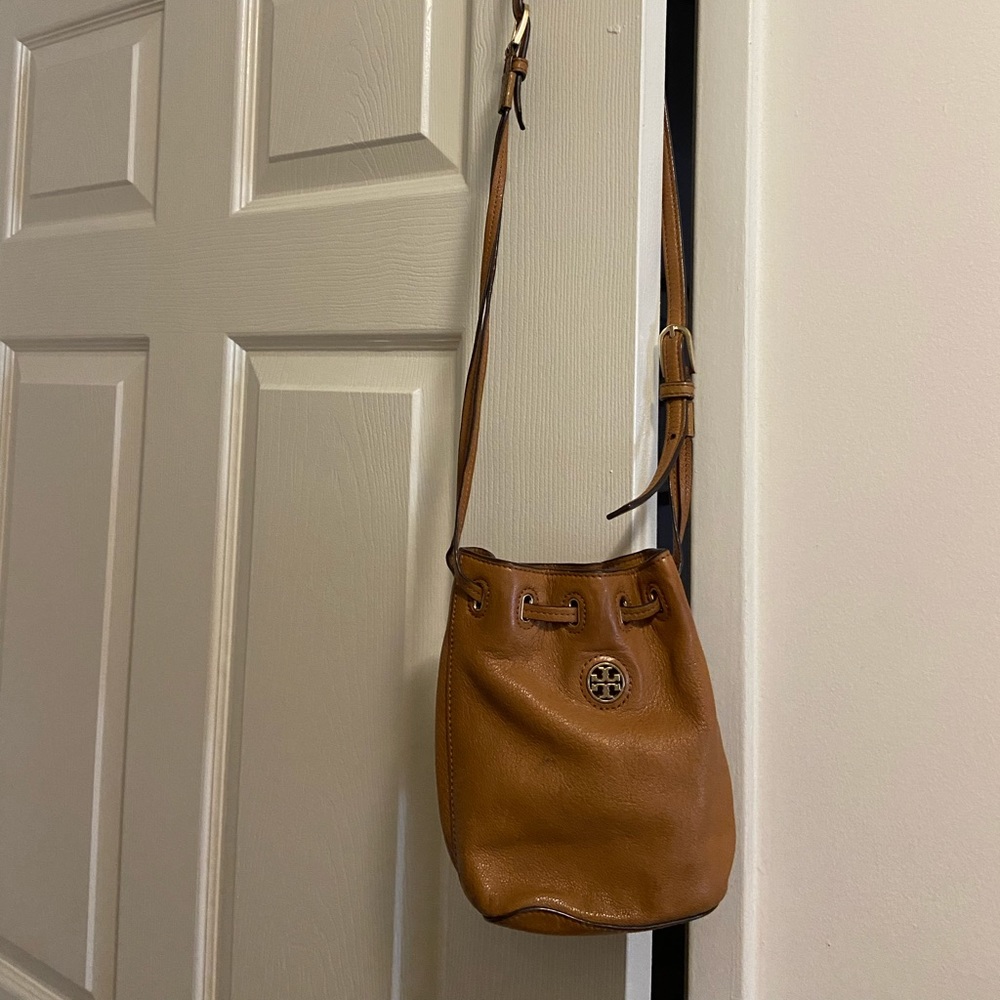 Nice mini purse for going out. Tory Burch.